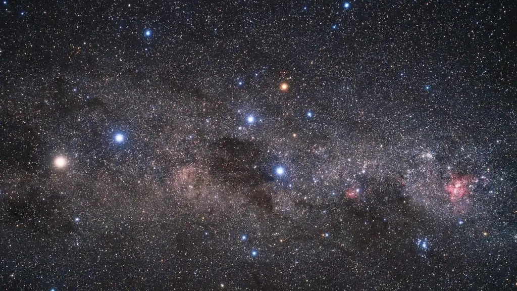 La Voie lactee australe au-dessus de l'horizon, avec la Croix du Sud et la nebuleuse de la Carene.